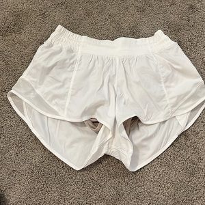 Lululemon size 4 hotty hot shorts 2.5 inch